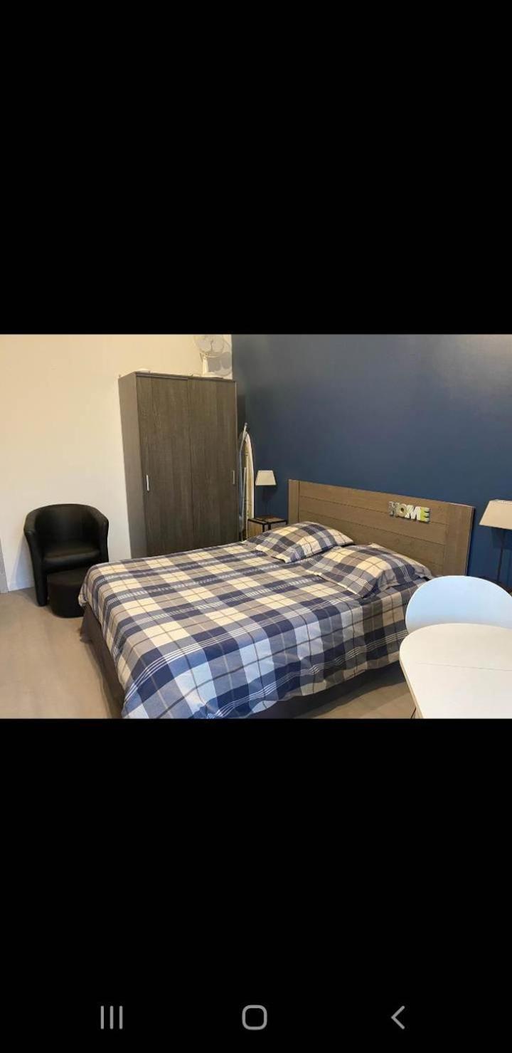 Charmant Studio Meuble 349 Виттель Экстерьер фото